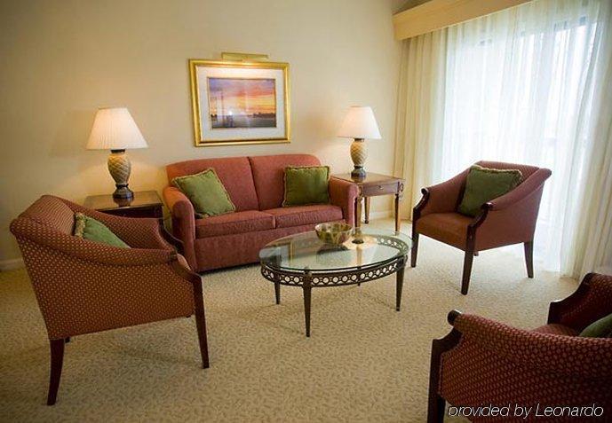 Courtyard By Marriott Erie Ambassador Conference Center Hotel Szoba fotó