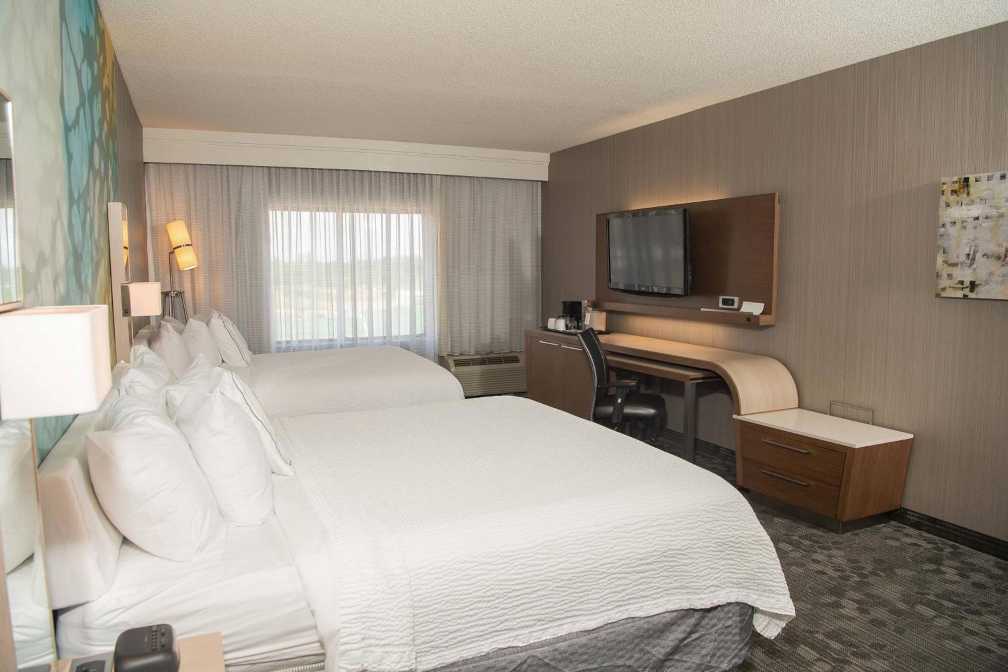 Courtyard By Marriott Erie Ambassador Conference Center Hotel Kültér fotó